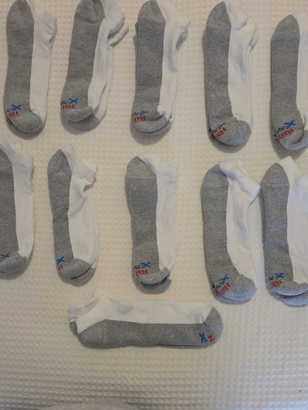 Hanes Gray & White No Show Men's Athletic Socks 11 Pairs